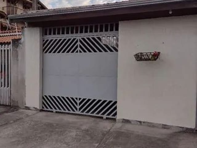 Casa com 156m², à venda, no bairro Laerte Assunção em Pindamonhangaba