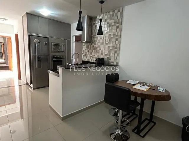 Casa com 175m² 2 quartos e 3 banheiros, à venda, no bairro Jardim Piazza di Roma em Sorocaba