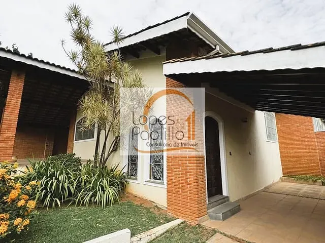 Casa com 510m² 4 quartos e 3 banheiros, à venda ou para alugar, no bairro Jardim Itaperi em Atibaia
