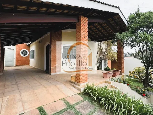 Casa com 510m² 4 quartos e 3 banheiros, à venda ou para alugar, no bairro Jardim Itaperi em Atibaia