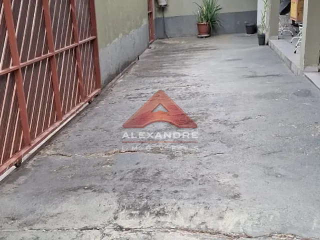Casa com 300m² 2 quartos e 2 banheiros, à venda, no bairro Jardim Rio Santos em Caraguatatuba