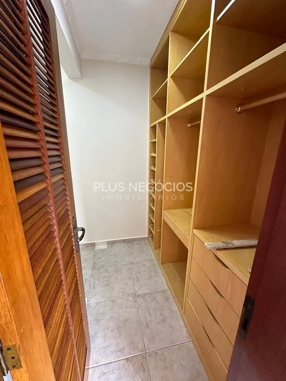 Casa, 1 quarto, 301 m² - Foto 11