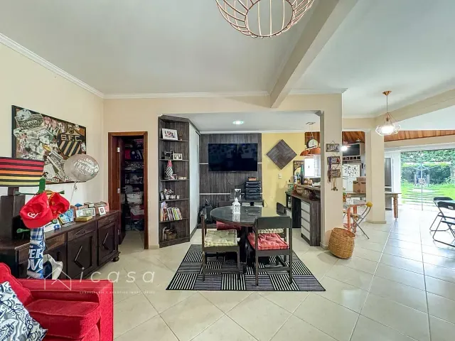 Casa com 1000m² 4 quartos e 6 banheiros, à venda ou para alugar, no bairro Parque Mirante Do Vale em Jacareí