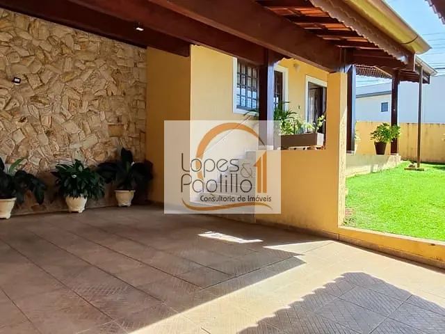 Casa com 480m² 3 quartos e 2 banheiros, à venda, no bairro Jardim do Lago em Atibaia
