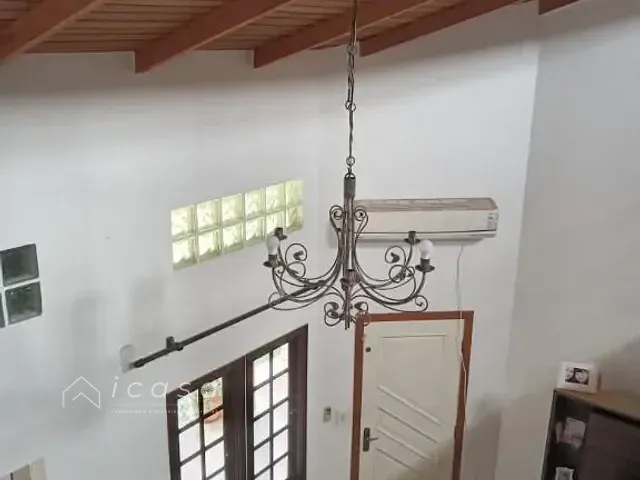 Casa com 250m² 2 quartos e 3 banheiros, à venda, no bairro Village das Flores em Caçapava
