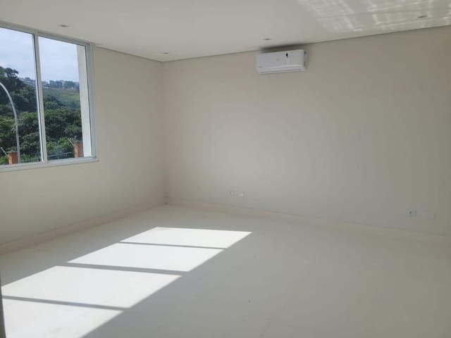 Casa com 440m² 4 quartos e 5 banheiros, à venda, no bairro Alphaville em Santana de Parnaíba