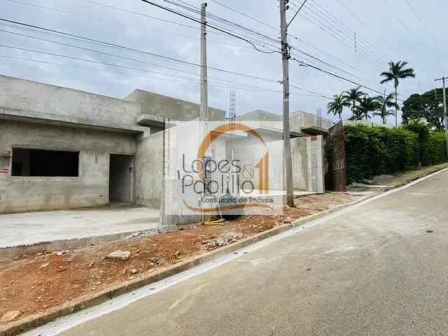 Casa com 180m² 3 quartos e 3 banheiros, à venda, no bairro Vila Petrópolis em Atibaia