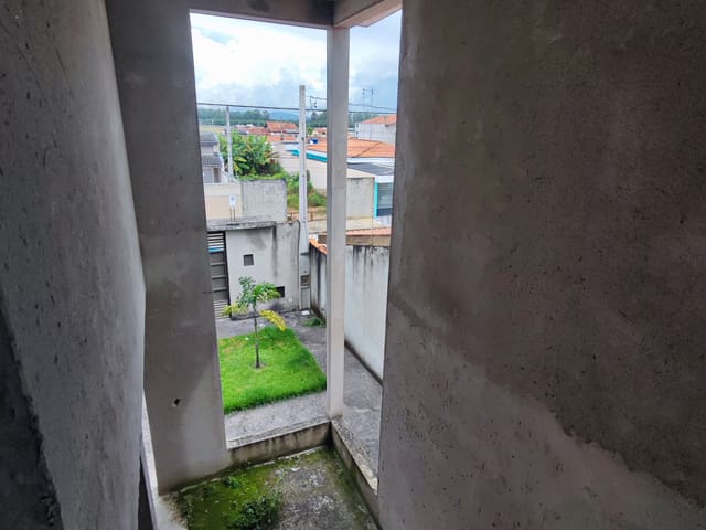 Casa com 8m² 3 quartos e 3 banheiros, à venda, no bairro Parque das Palmeiras em Pindamonhangaba
