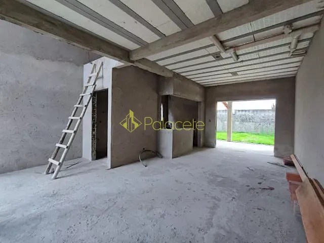 Casa com 8m² 3 quartos e 3 banheiros, à venda, no bairro Parque das Palmeiras em Pindamonhangaba