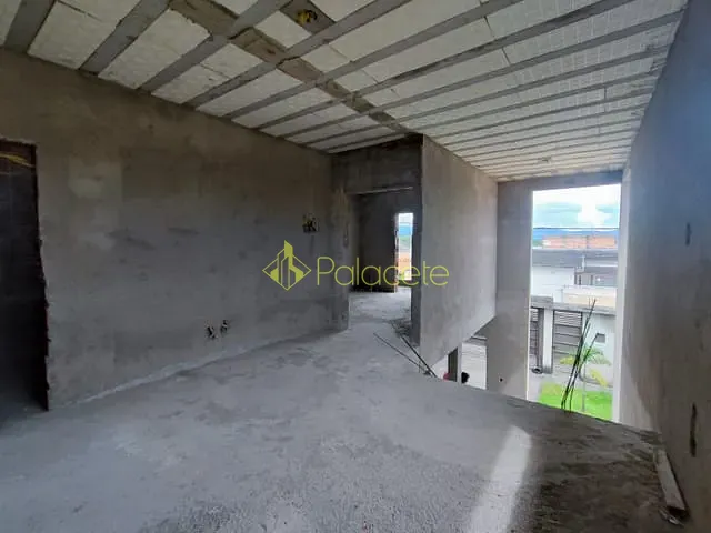 Casa com 8m² 3 quartos e 3 banheiros, à venda, no bairro Parque das Palmeiras em Pindamonhangaba