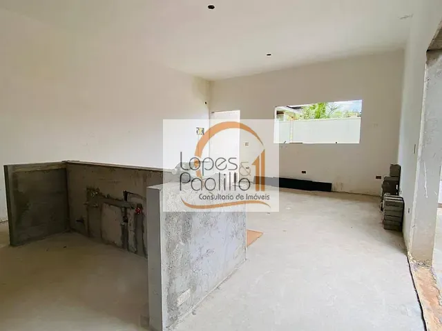 Casa com 180m² 3 quartos e 3 banheiros, à venda, no bairro Vila Petrópolis em Atibaia