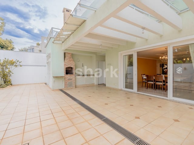 Casa com 420m² 4 quartos e 6 banheiros, à venda, no bairro Alphaville em Santana de Parnaíba