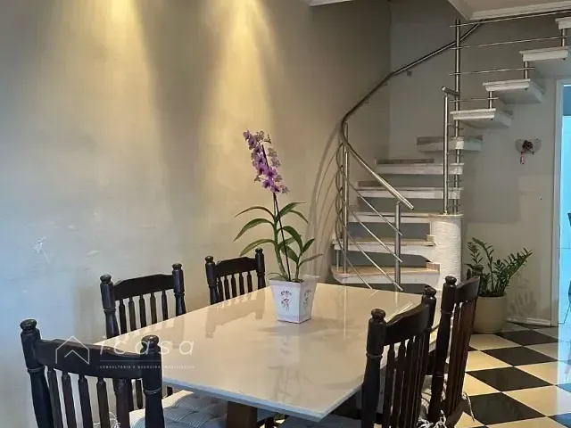 Casa com 150m² 3 quartos e 3 banheiros, à venda, no bairro Jardim Uirá em São José dos Campos