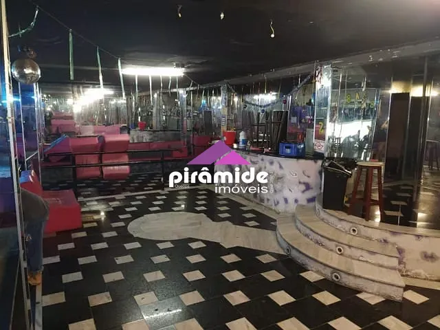 Casa com 454m², à venda, no bairro Jardim São Dimas em São José dos Campos