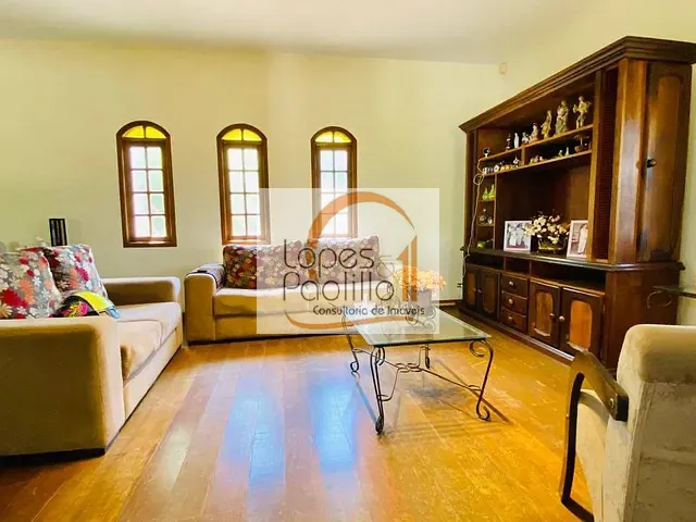 Casa com 900m² 3 quartos e 2 banheiros, à venda, no bairro Loteamento Vale das Flores em Atibaia