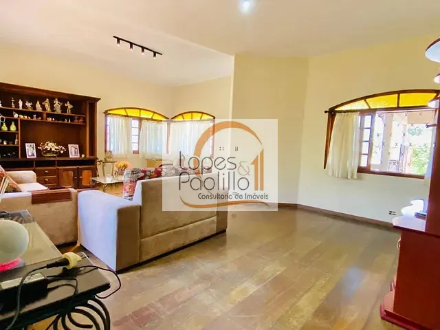 Casa com 900m² 3 quartos e 2 banheiros, à venda, no bairro Loteamento Vale das Flores em Atibaia