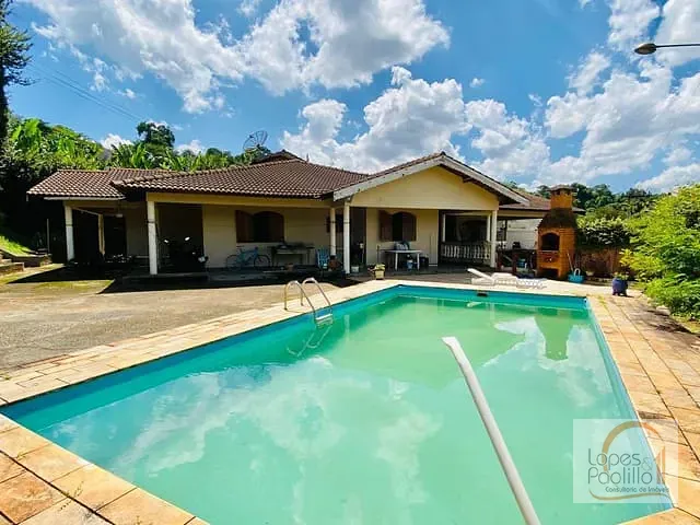 Casa com 900m² 3 quartos e 2 banheiros, à venda, no bairro Loteamento Vale das Flores em Atibaia