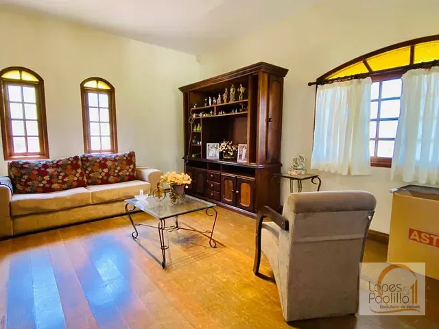 Casa com 900m² 3 quartos e 2 banheiros, à venda, no bairro Loteamento Vale das Flores em Atibaia