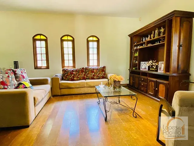Casa com 900m² 3 quartos e 2 banheiros, à venda, no bairro Loteamento Vale das Flores em Atibaia