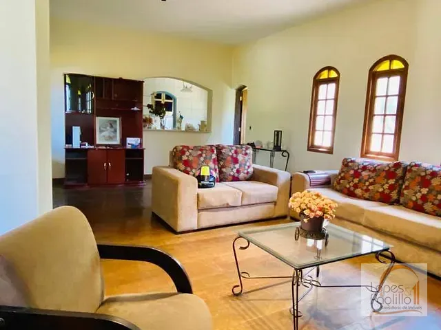 Casa com 900m² 3 quartos e 2 banheiros, à venda, no bairro Loteamento Vale das Flores em Atibaia