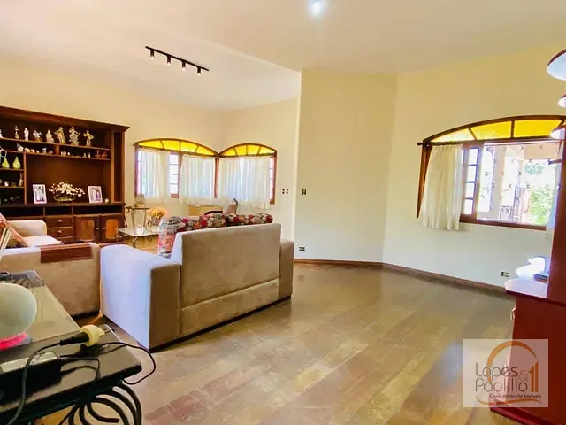 Casa com 900m² 3 quartos e 2 banheiros, à venda, no bairro Loteamento Vale das Flores em Atibaia