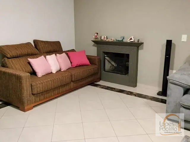 Casa com 480m² 4 quartos e 5 banheiros, à venda, no bairro Vila Petrópolis em Atibaia