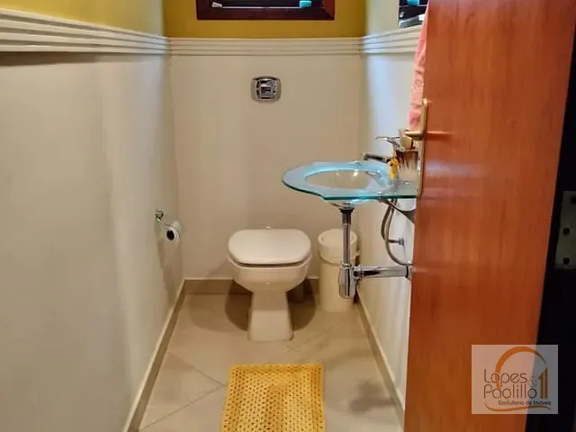 Casa com 480m² 4 quartos e 5 banheiros, à venda, no bairro Vila Petrópolis em Atibaia