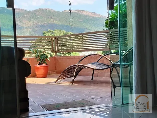 Casa com 480m² 4 quartos e 5 banheiros, à venda, no bairro Vila Petrópolis em Atibaia