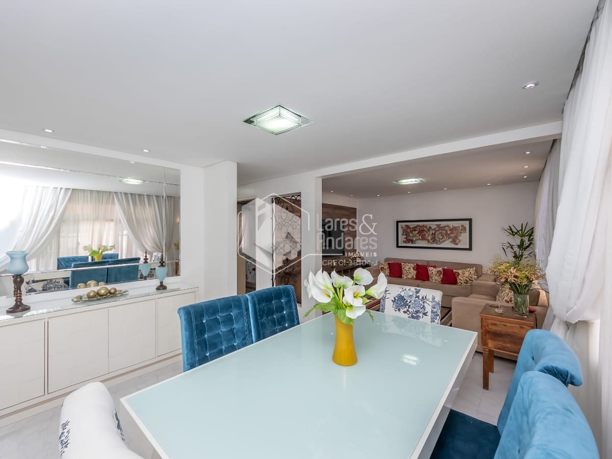 Casa à venda com 2 quartos, 219m² - Foto 2