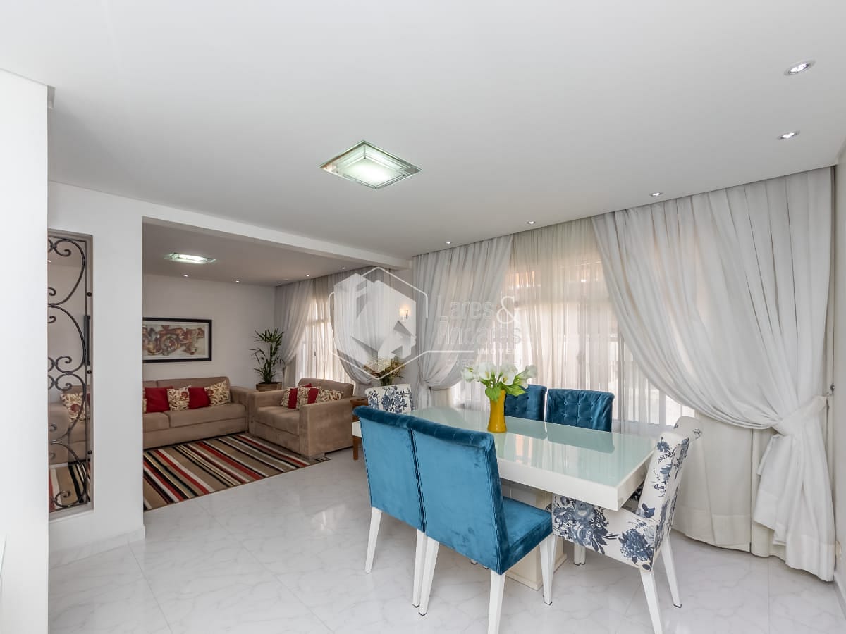 Casa à venda com 2 quartos, 219m² - Foto 3