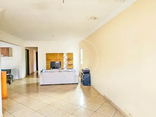 Casa 4 quartos e 2 banheiros, à venda, no bairro Parque do Terceiro Lago em São Paulo