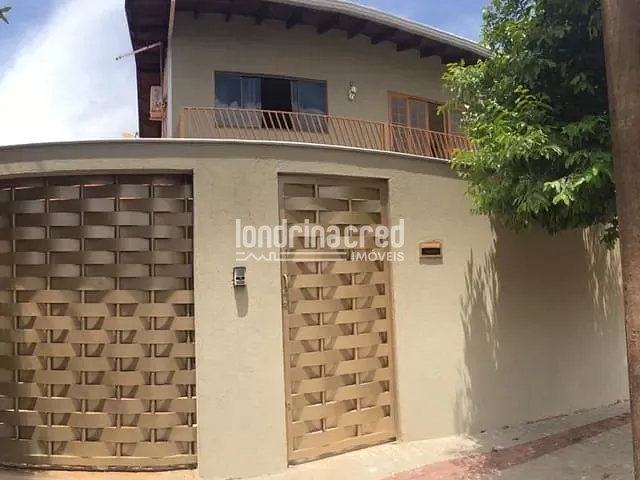 Casa 3 quartos e 2 banheiros, à venda, no bairro Centro em Ibiporã