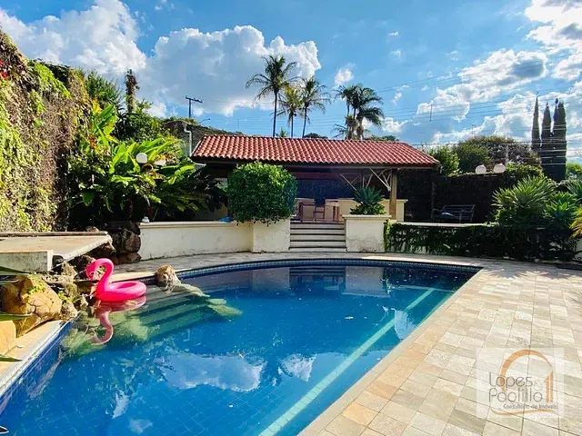 Casa com 715m² 3 quartos e 3 banheiros, à venda, no bairro Vila Gardênia em Atibaia