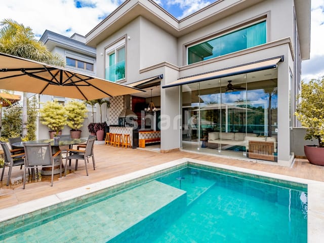 Casa com 441m² 4 quartos e 6 banheiros, à venda, no bairro Alphaville em Santana de Parnaíba