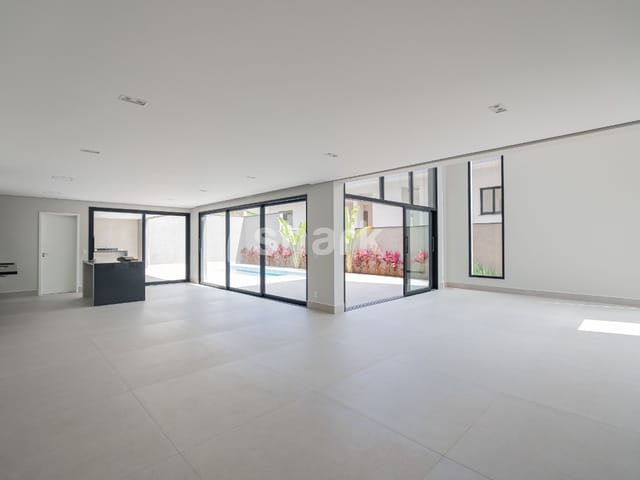Casa com 490m² 4 quartos e 6 banheiros, à venda, no bairro Alphaville em Santana de Parnaíba