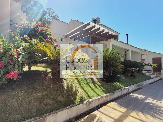 Casa com 1300m² 4 quartos e 3 banheiros, para alugar, no bairro Estância Santa Maria do Portão em Atibaia