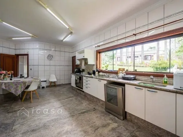 Casa com 600m² 4 quartos e 3 banheiros, à venda, no bairro Dois Córregos em Valinhos