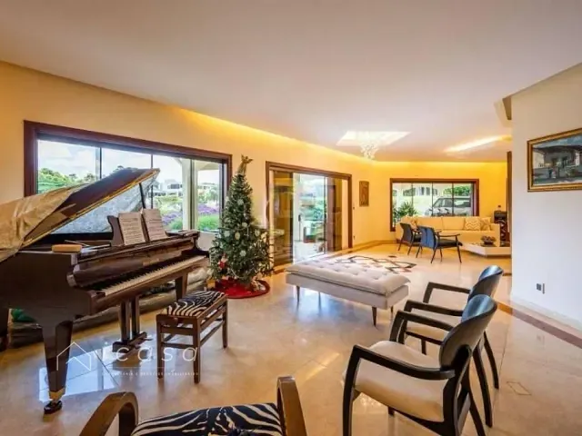 Casa com 600m² 4 quartos e 3 banheiros, à venda, no bairro Dois Córregos em Valinhos