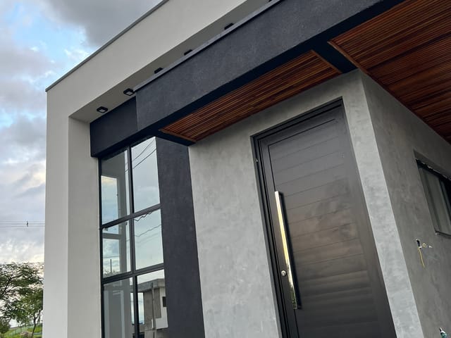 Casa com 305m² 3 quartos e 3 banheiros, à venda, no bairro Jardim Marlene Miranda em Taubaté