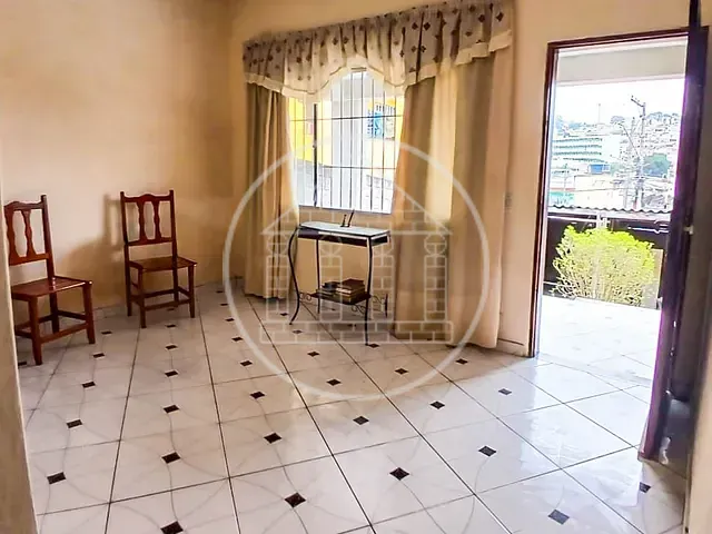 Casa com 300m² 4 quartos e 2 banheiros, à venda, no bairro Jardim das Imbuias em São Paulo