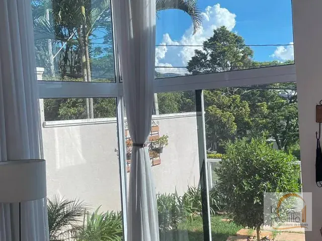 Casa com 367m² 3 quartos e 4 banheiros, à venda, no bairro Parque Arco Iris em Atibaia