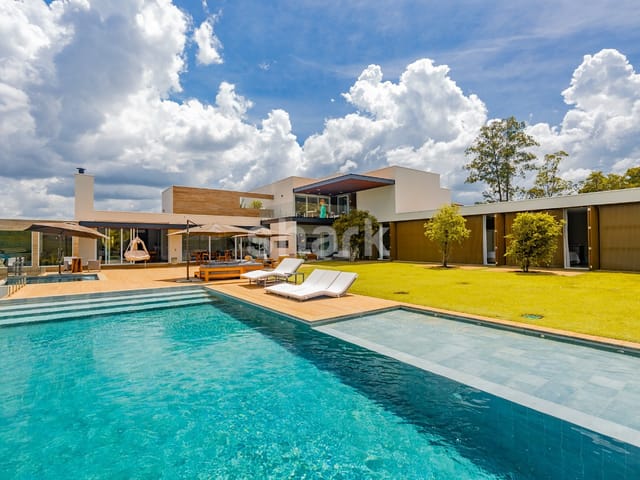Casa com 2300m² 5 quartos e 7 banheiros, à venda, no bairro Condomínio Terras de São José em Itu