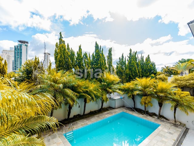 Casa com 490m² 4 quartos e 6 banheiros, à venda ou para alugar, no bairro Alphaville em Santana de Parnaíba