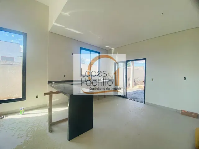 Casa com 384m² 3 quartos e 4 banheiros, à venda, no bairro Condomínio Serras de Atibaia I em Atibaia
