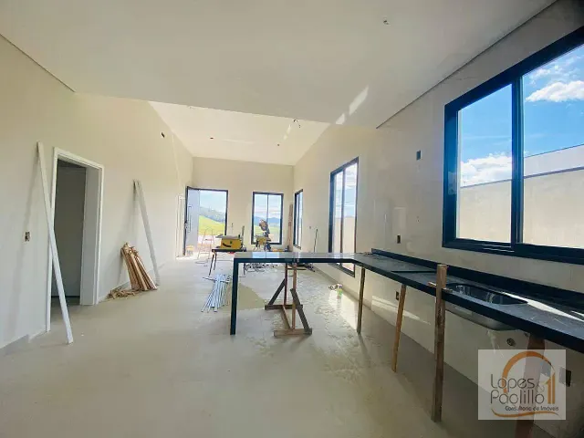 Casa com 384m² 3 quartos e 4 banheiros, à venda, no bairro Condomínio Serras de Atibaia I em Atibaia