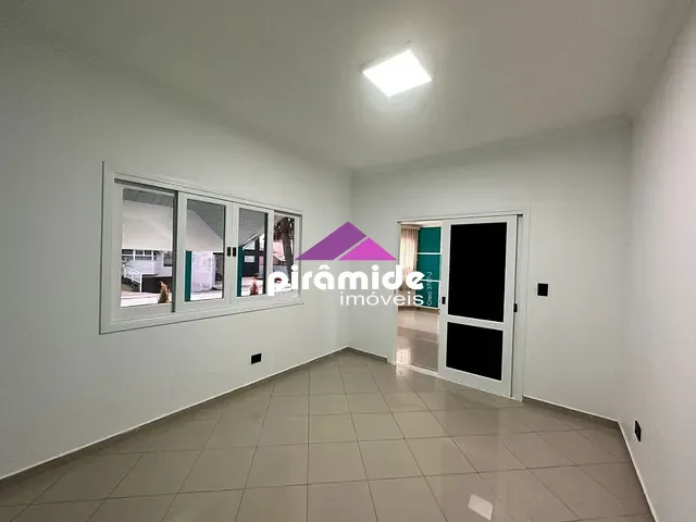 Casa com 303m² 4 quartos e 4 banheiros, à venda, no bairro Urbanova em São José dos Campos