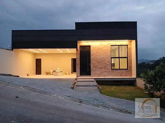 Casa com 360m² 3 quartos e 4 banheiros, à venda, no bairro Parque Imperador em Bragança Paulista