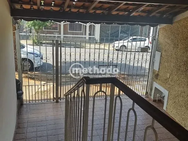 Casa com 300m² 3 quartos e 2 banheiros, à venda, no bairro Vila Mota em Bragança Paulista