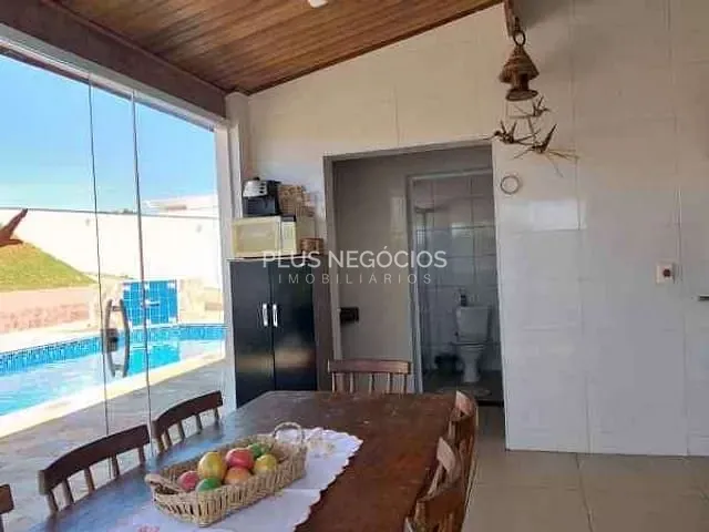 Casa com 850m² 3 quartos e 5 banheiros, à venda, no bairro village araçoiaba em Araçoiaba da Serra