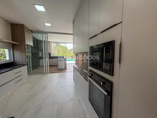 Casa com 1100m² 3 quartos e 5 banheiros, à venda, no bairro Vl Lago Azul em Araçoiaba da Serra